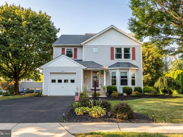 915 Morgan Ln, Perkasie, PA 18944