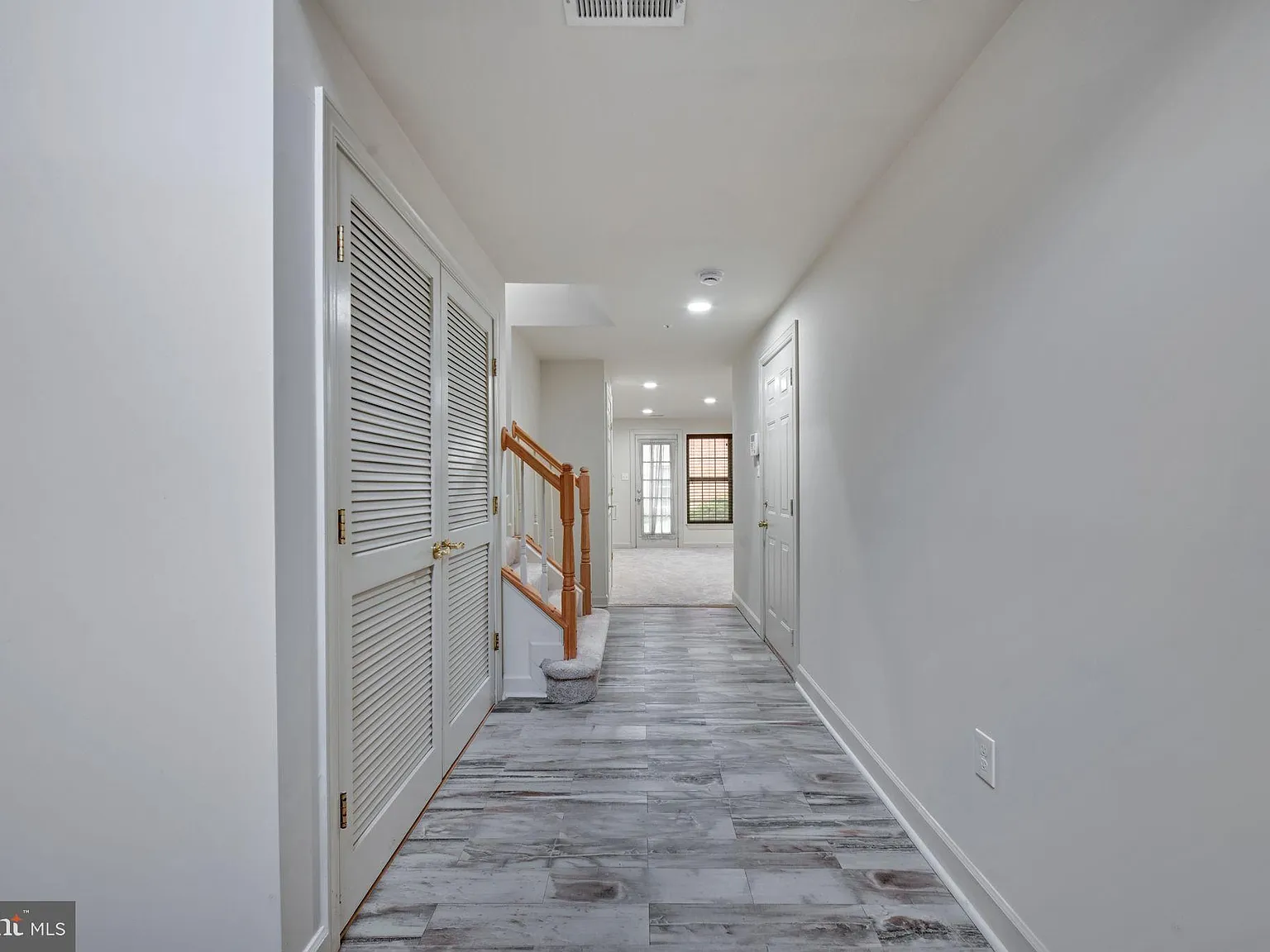 4 bed, 5.0 bath, 2600 sqft, $4,000 — Photo 2