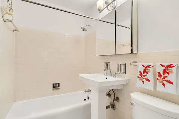 Rented by Halstead Real Estate | media 10