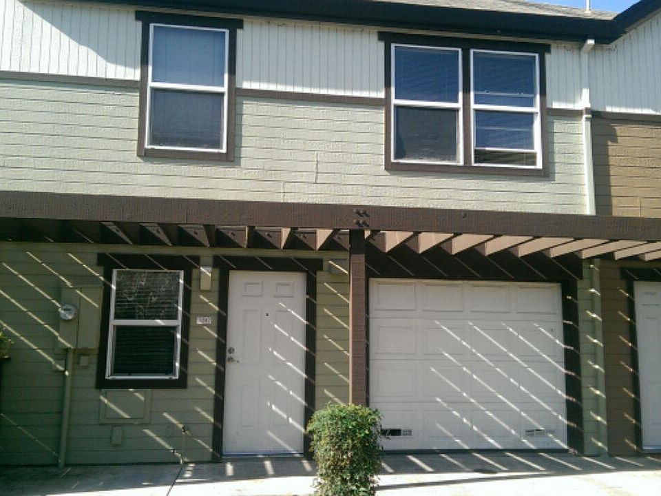 1st image of 2047 E San Antonio St