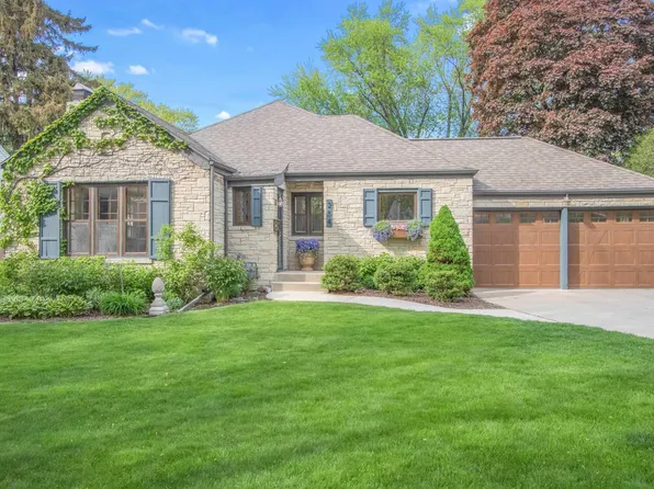 254 Miramar Dr, Green Bay, WI 54301