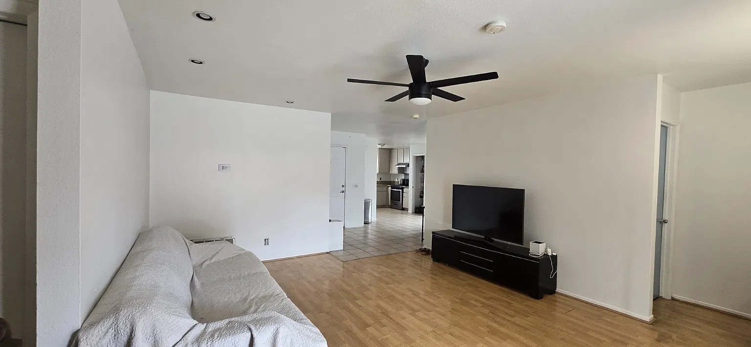 4 bed, 1303 sqft, $2,650 — Photo 2