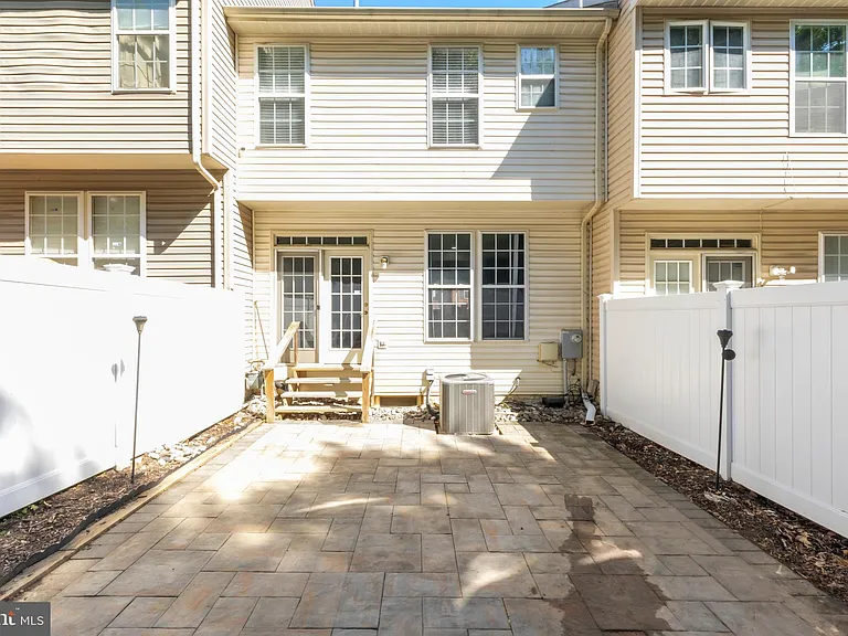4004 Meadow Trail Ln — Photo 34