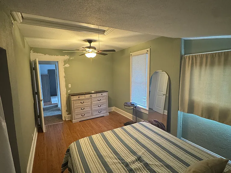 2355 Burlington Ave N — Photo 7