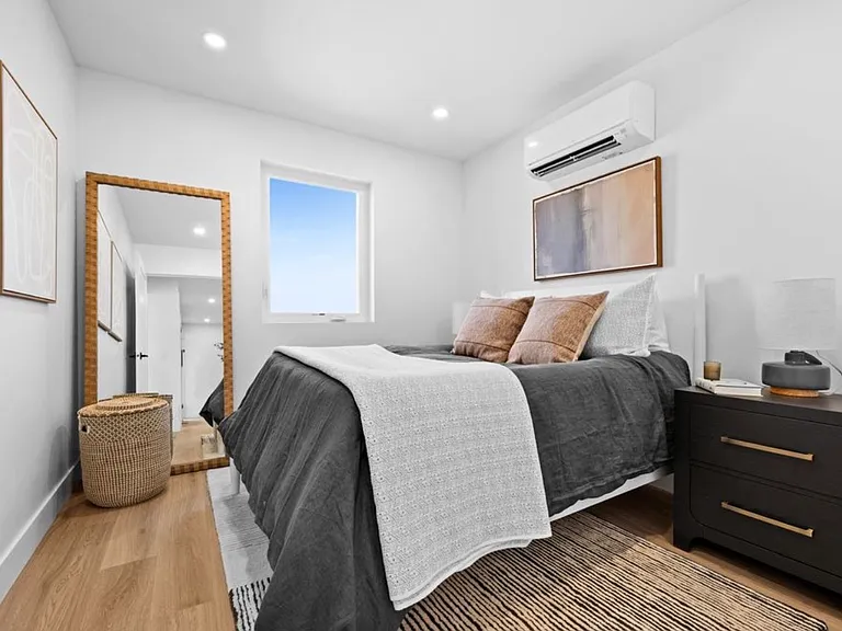 519 E Warnock Ave #B — Photo 13
