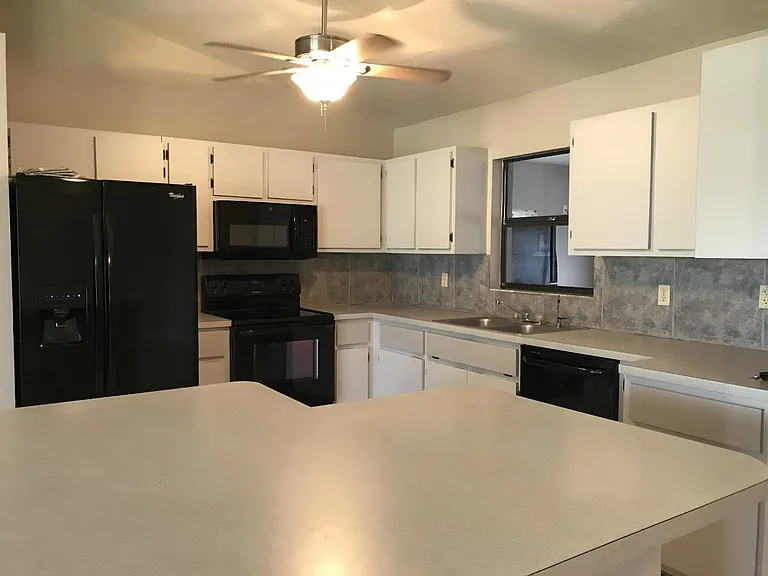 8424 Grove Rd — Photo 2
