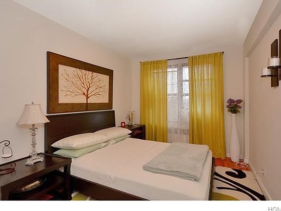 4th image of 3215 Arlington Ave APT 7H