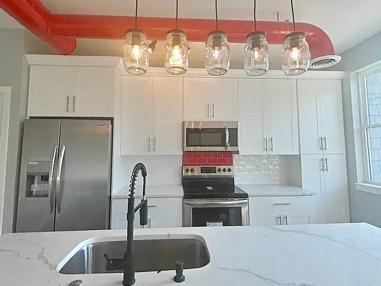15 Oak St #202 — Photo 7