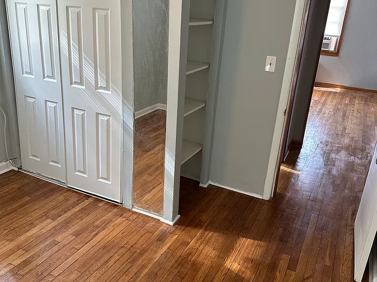 1637 E Cold Spring Ln — Photo 5