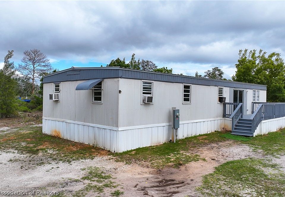 1st image of 305 River Dr