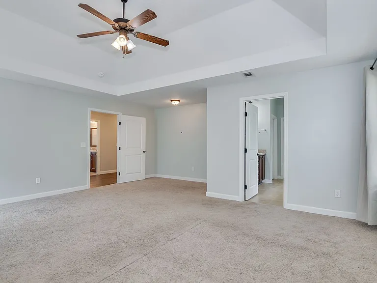 511 Sebastian Dr — Photo 29