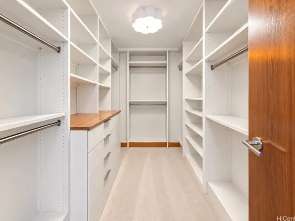 1555 Kapiolani Blvd APT 914, Honolulu, HI 96814