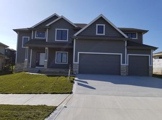 1618 S 207th Ave, Elkhorn, NE 68022