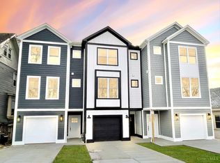 5812 Montgomery Rd, Cincinnati, OH 45213