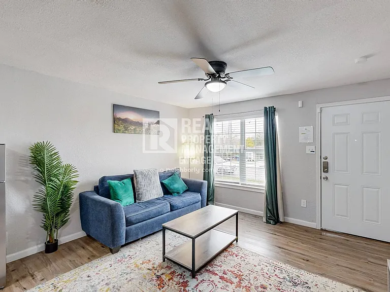 1532 Whitaker Ave — Photo 10
