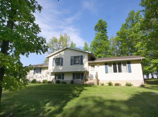 4139 Veatch Rd, Gambier, OH 43022
