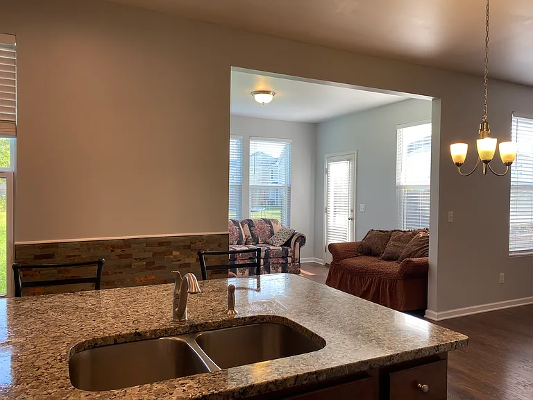 2429 Miranda Dr — Photo 29