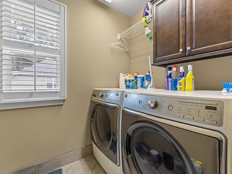 155 Devon Cir — Photo 39
