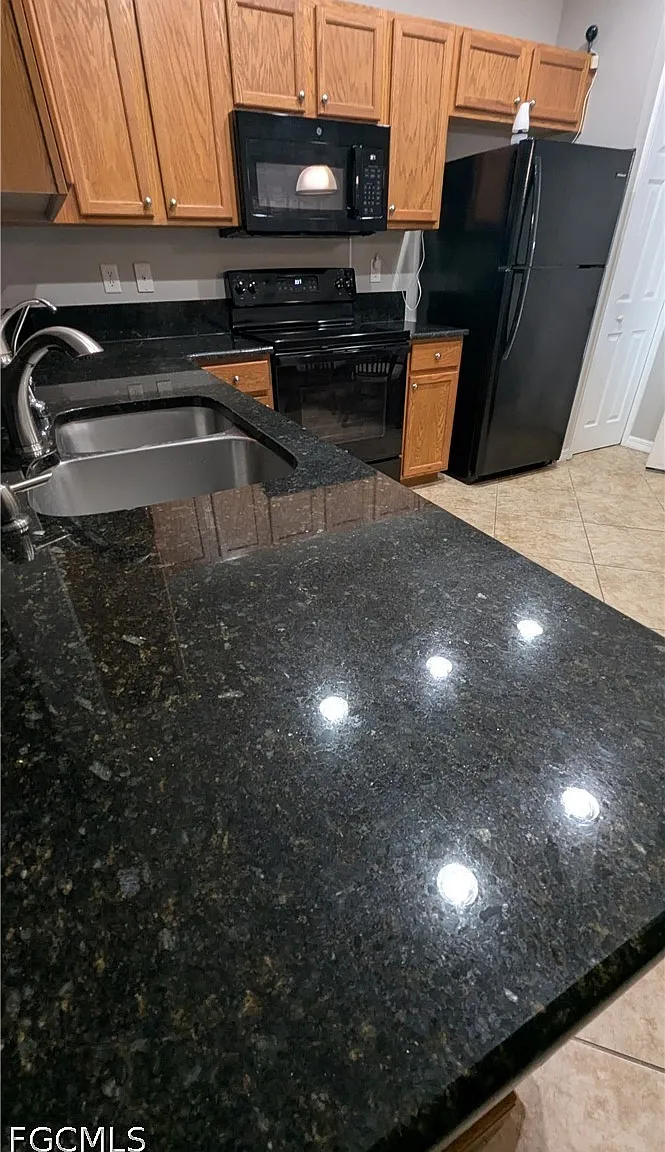 3 bed, 2.5 bath, 1650 sqft, $1,875 — Photo 4