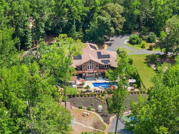 1572 Azalea Dr, Lawrenceville, GA 30043