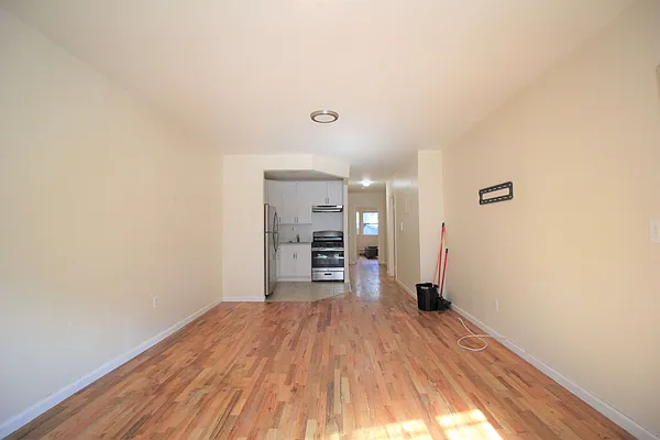 Rented by Hagstrom Management Inc | media 9