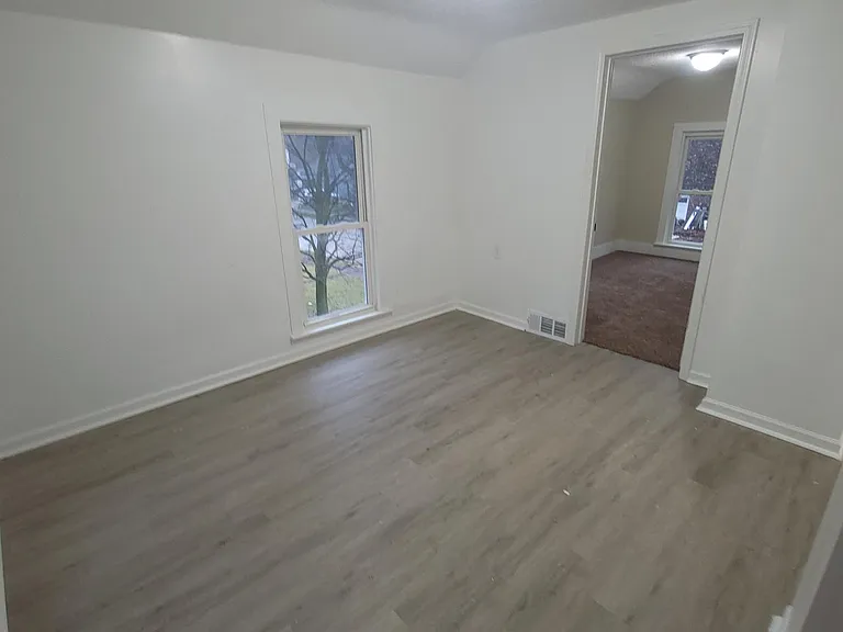 189 E Walnut St #1 — Photo 11