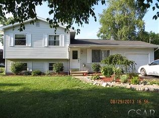 301 Valley Ct, Perry, MI 48872