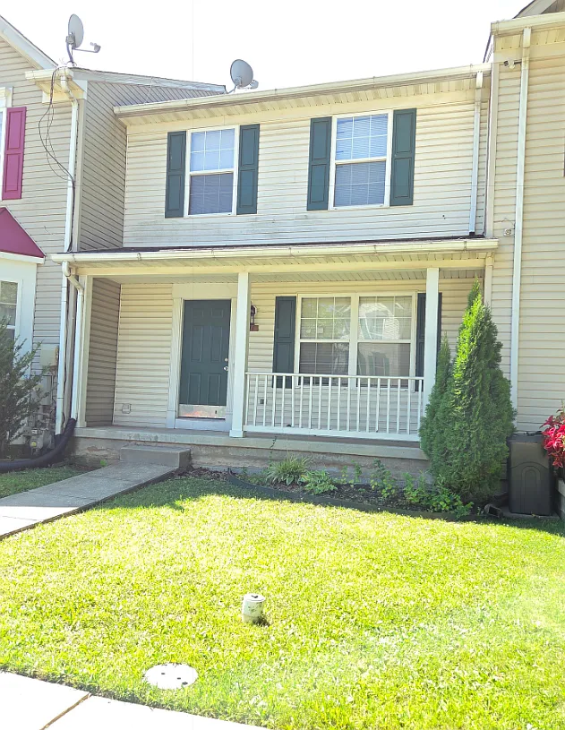 3 bed, 2.5 bath, 1320 sqft, $2,199 — Photo 1