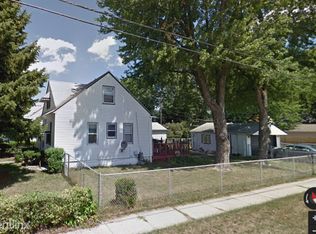 4259 Filbert St, Wayne, MI 48184