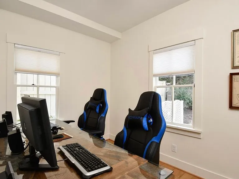 Main floor bedroom/office