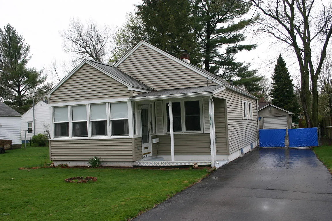34 Troy St photo 1