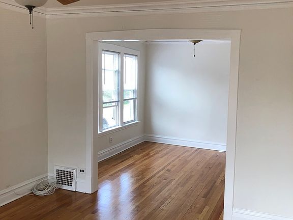 2nd image of 5200 N Ludlam Ave
