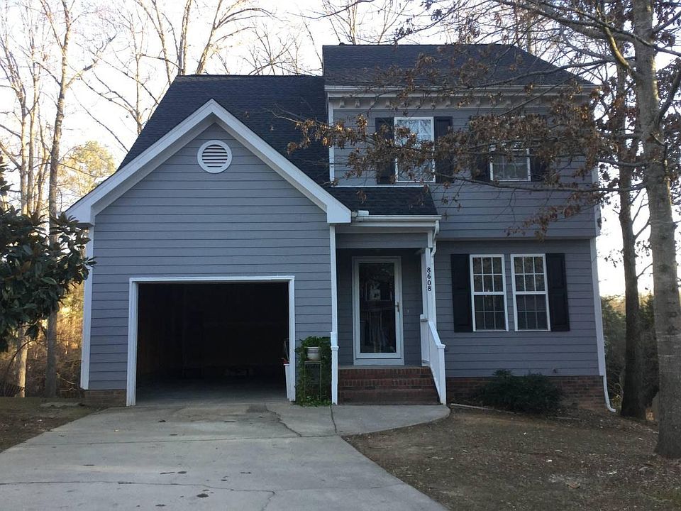 home in cul de sac, one car garage, driveway for additional vehicles