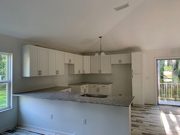 3rd image of 1010 N Orange St