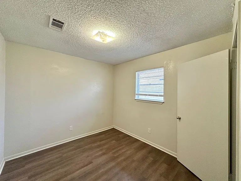 624 Sunset Ln — Photo 15