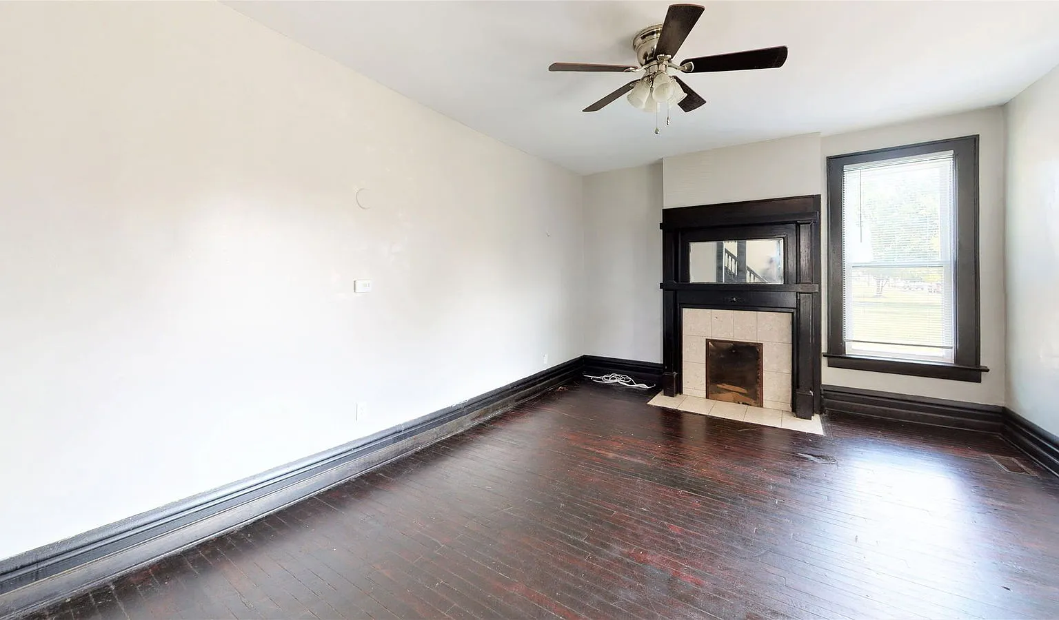 6 bed, 2.0 bath, $2,995 — Photo 3