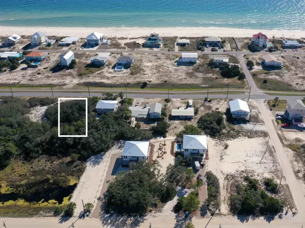 449 W Gulf Beach Dr, Eastpoint, FL 32328