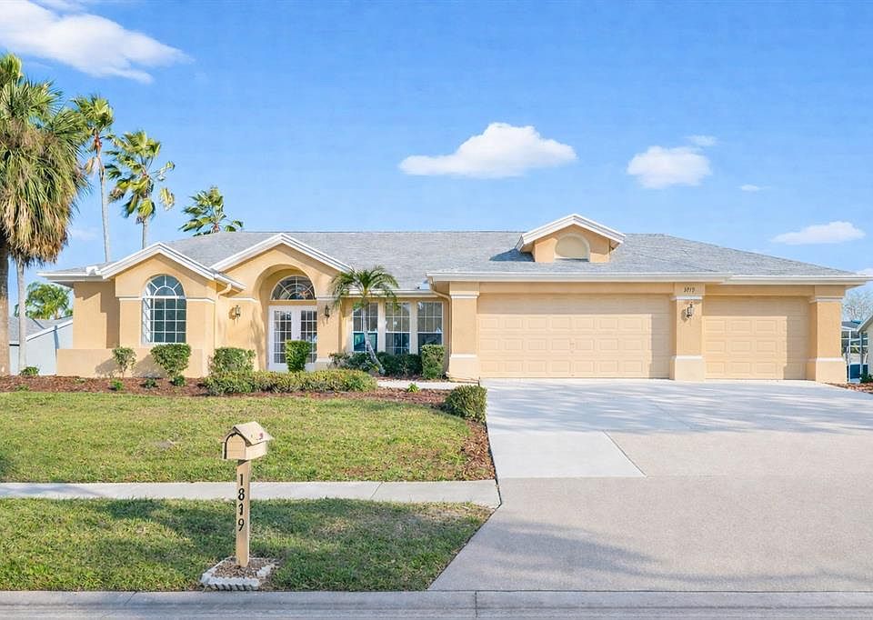 1st image of 1819 Tree Swallow Way