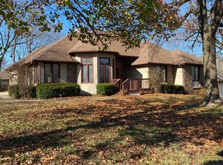 3865 N Daniels Ct, Springfield, MO 65803