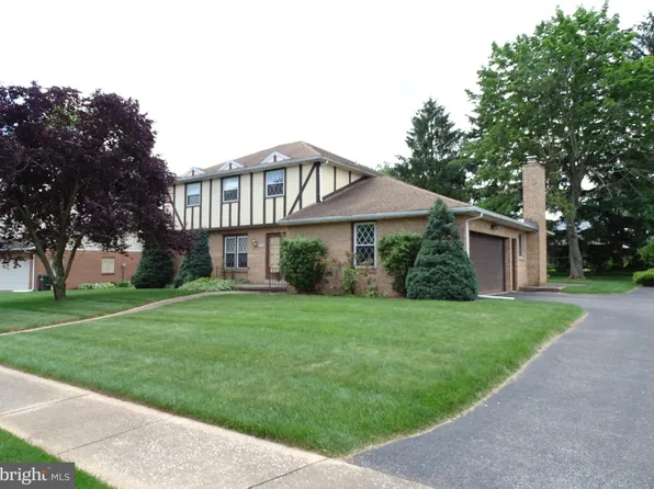 1980 Niagara Ln, York, PA 17408