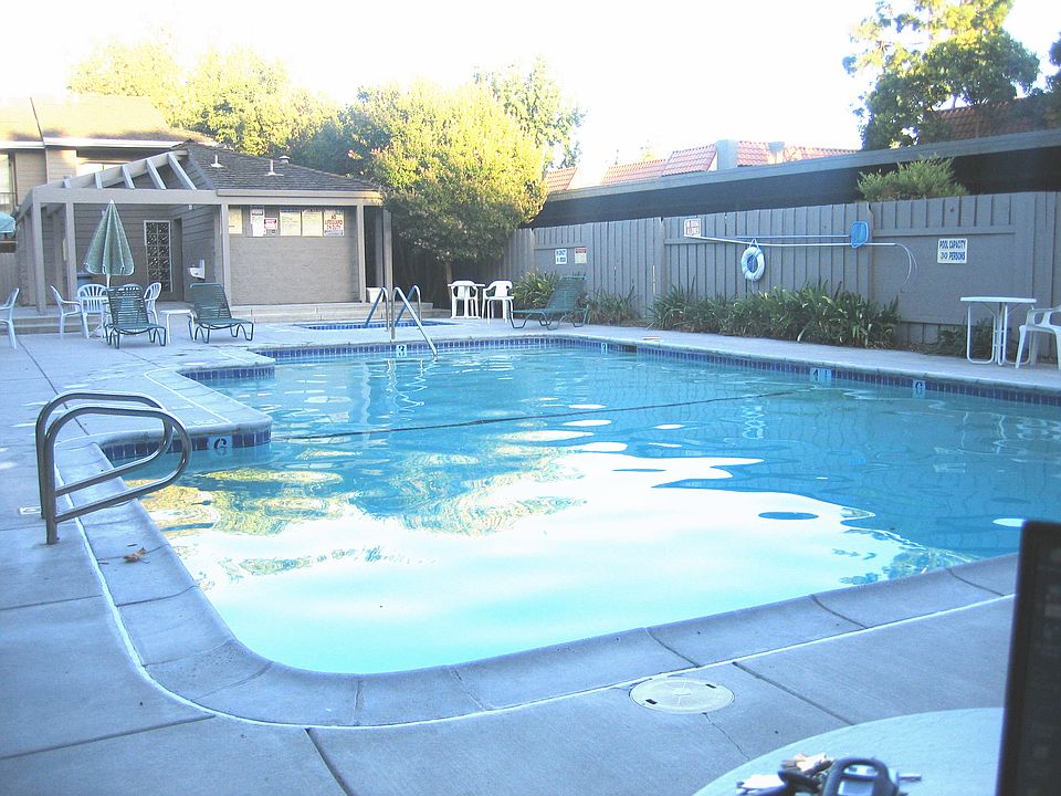 1st image of 421 Northlake Dr APT 35