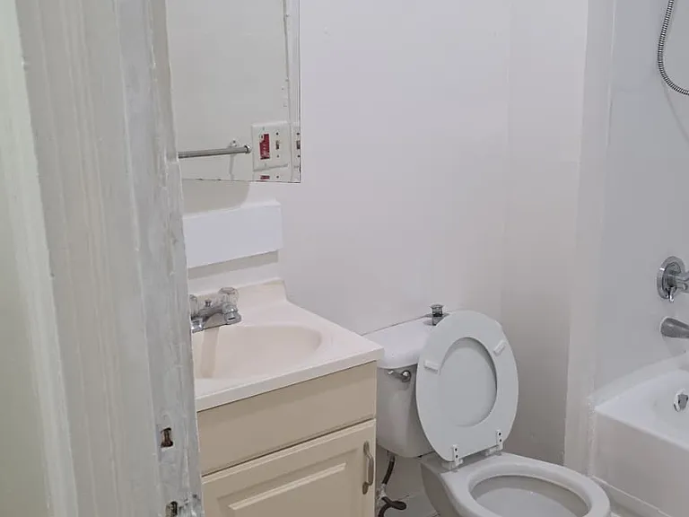 57 Maltby St #2F — Photo 5