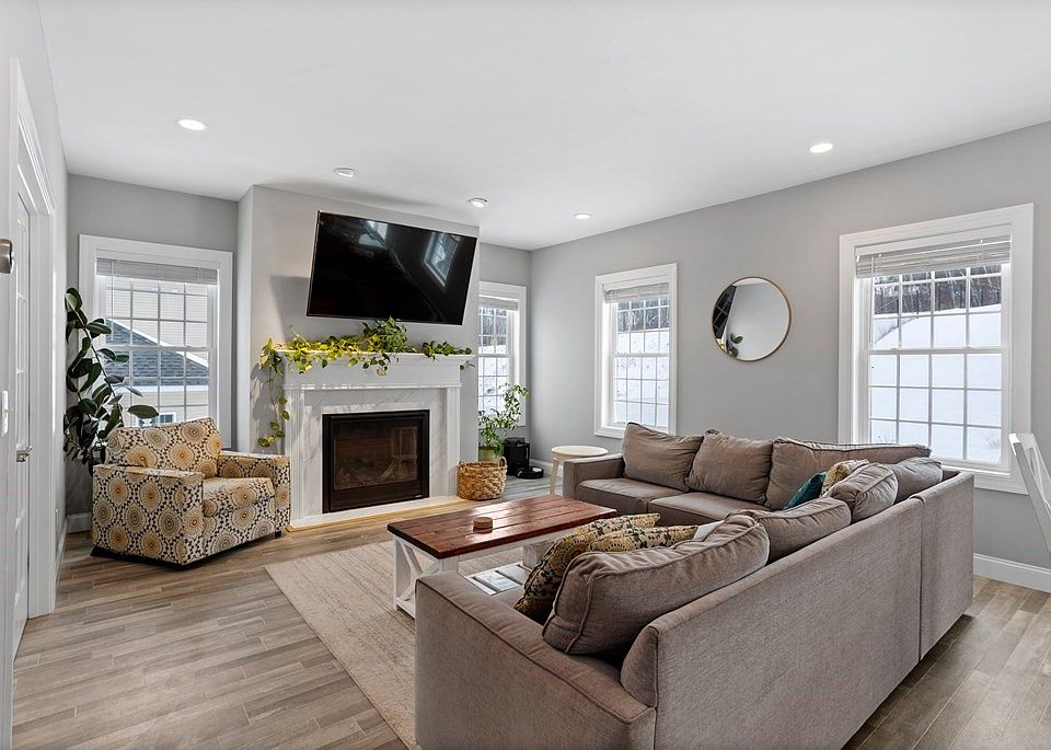 187 Brookview Dr, Hooksett, NH 03106 Zillow