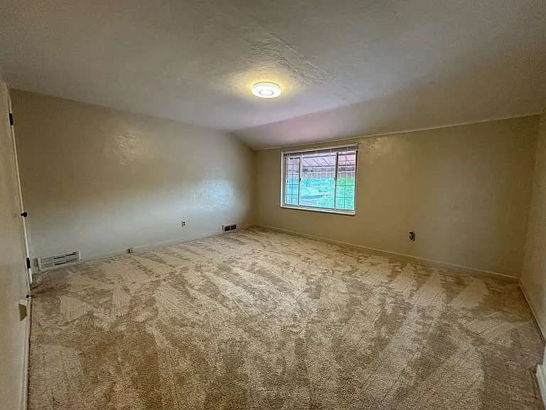 635 Bigelow St — Photo 20