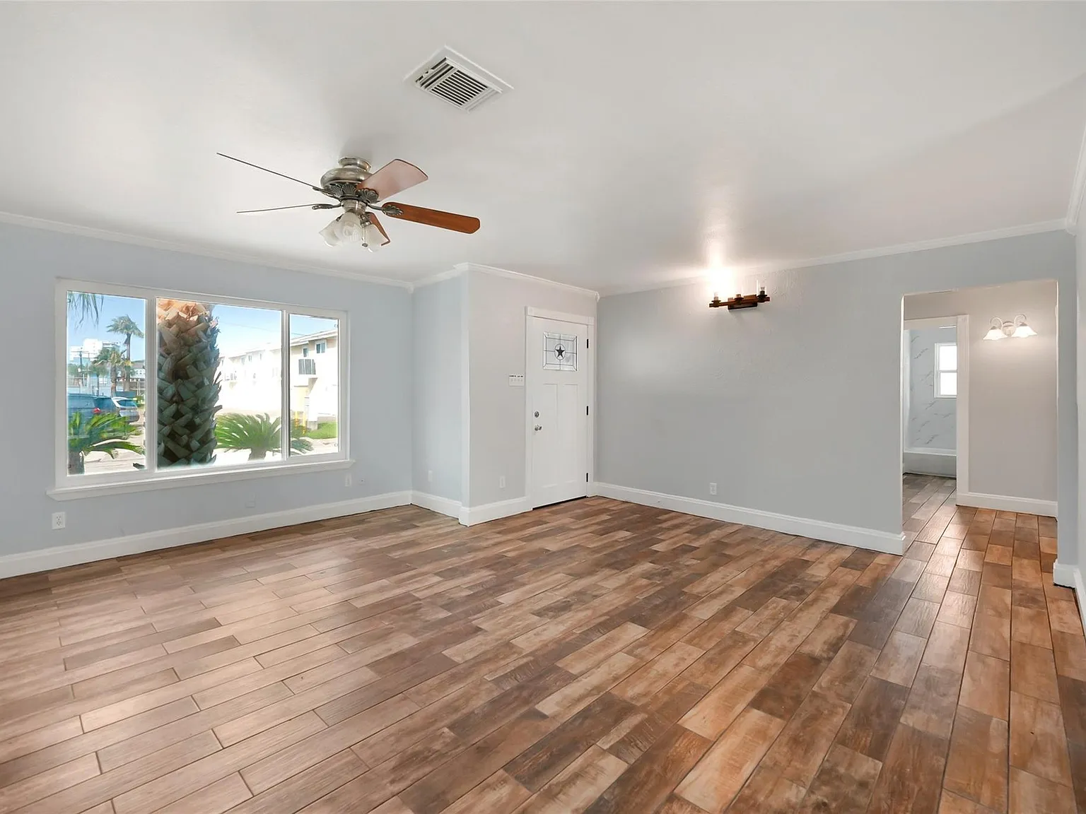 3 bed, 3.0 bath, 1612 sqft, $3,500 — Photo 3
