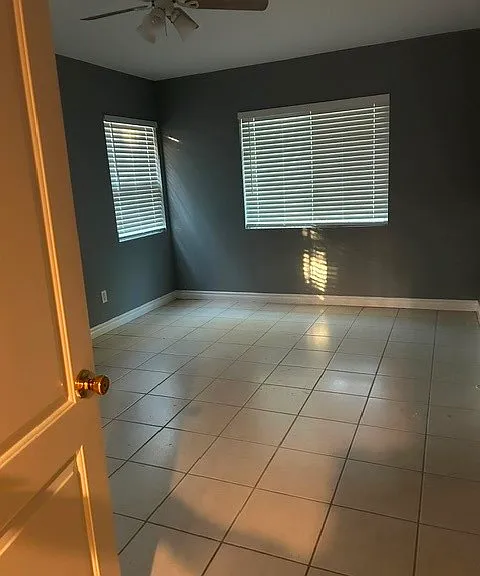 10834 Encino Ave — Photo 14
