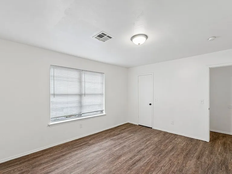 8514 Candlewood Dr — Photo 36