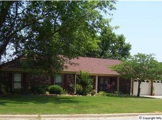 2220 Lancelot Dr SW, Decatur, AL 35603