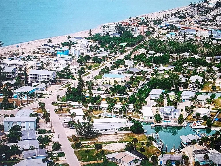 Gulf Blvd — Photo 22