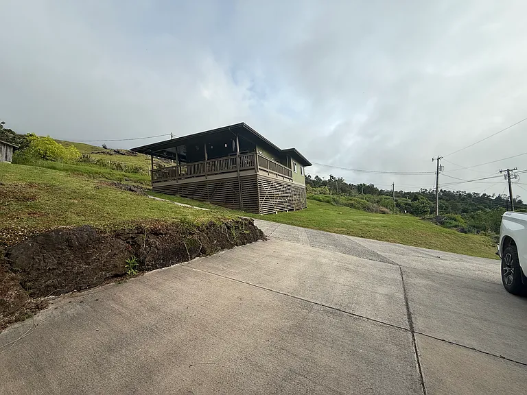 1132 Middle Rd — Photo 3